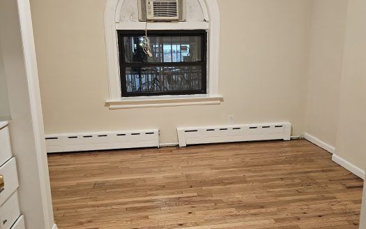 108-23 Roosevelt Ave, Corona, NY 11368